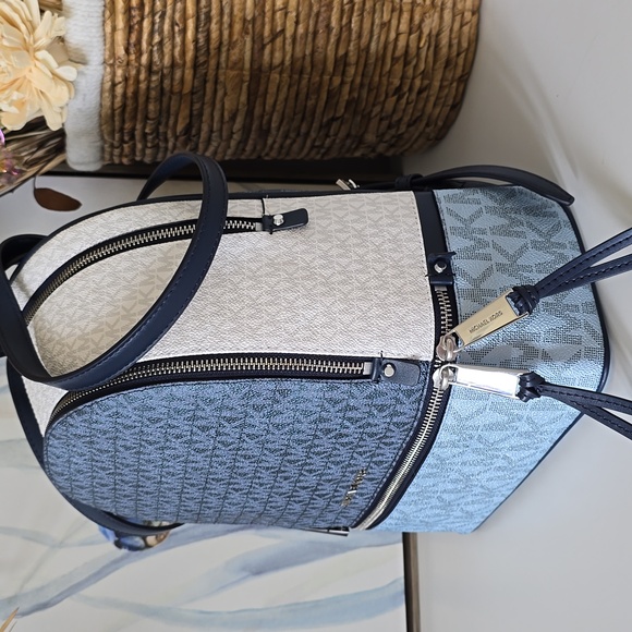 NWT🫦Michael Kors Rhea Zip Medium Color-block Logo Backpack  One Size - Picture 6 of 17
